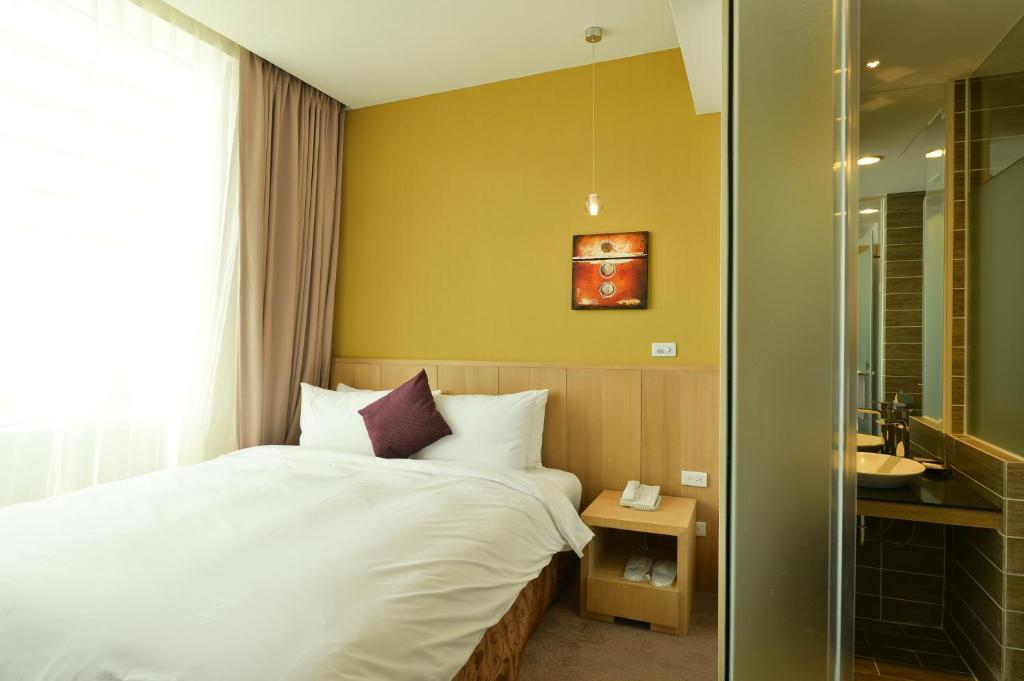 In Young Hotel Гаосюн Номер фото